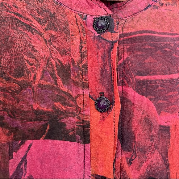 URU women’s 100% Silk Top. Button down. - Picture 4 of 7